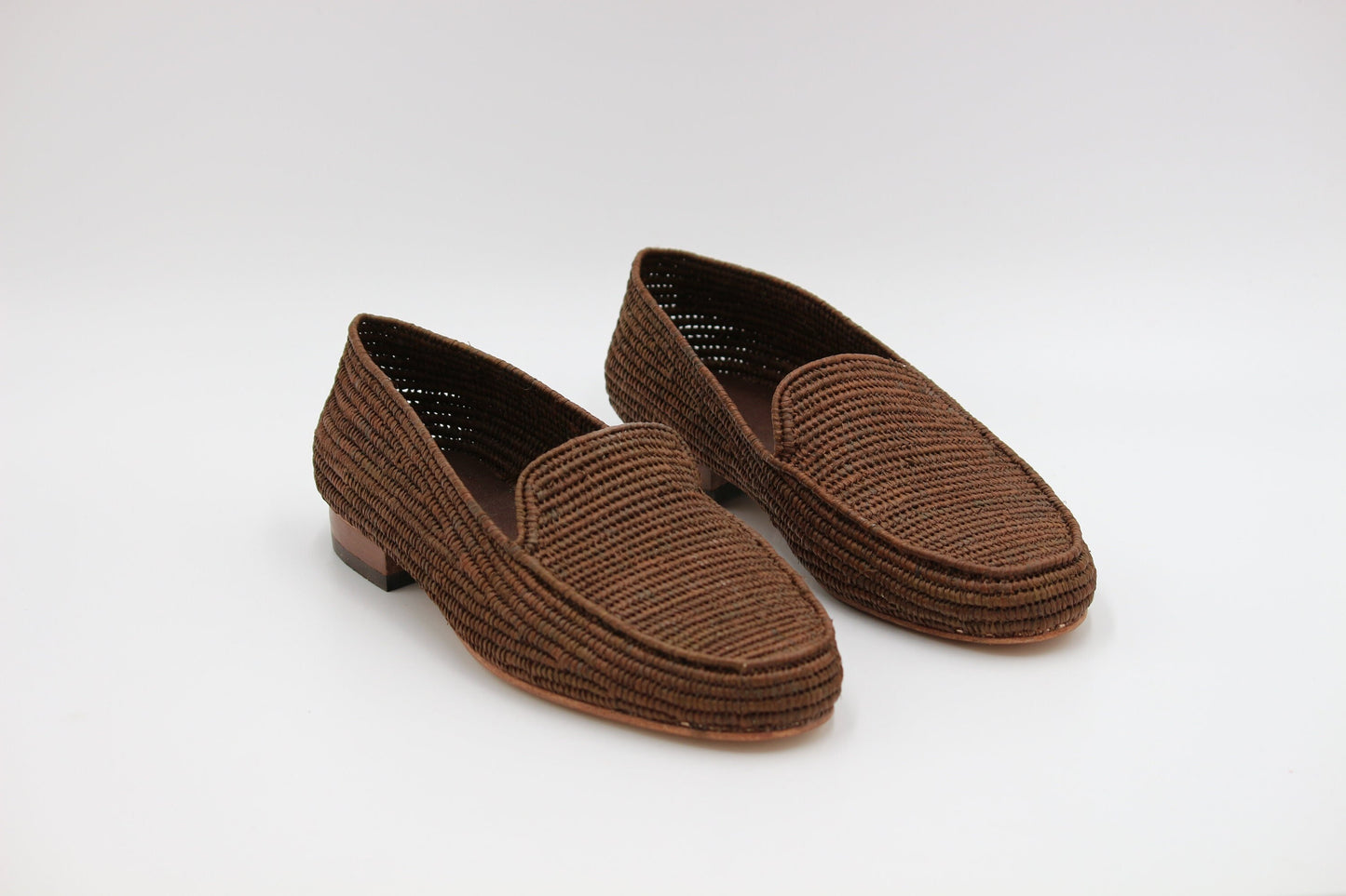 Raffia shoes for men, raffia shoes, Brown raffia moccasins, Brown loafer raffia, loafer shoes raffia, handmade raffia shoes, raffia mules