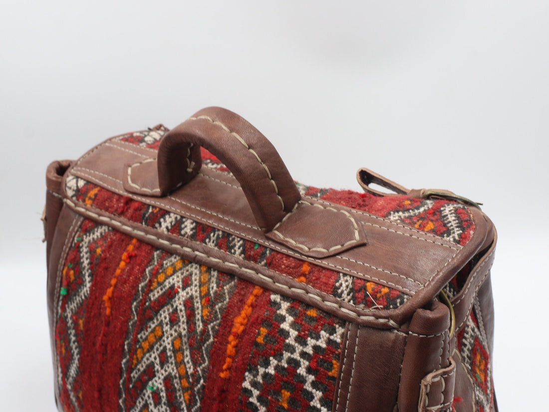 Kilim travel bag, kilim Duffle Bag, Moroccan Leather Kilim duffel Bag, Leather duffle bag, Unisex Kilim Weekender Bag, hipster travel bag