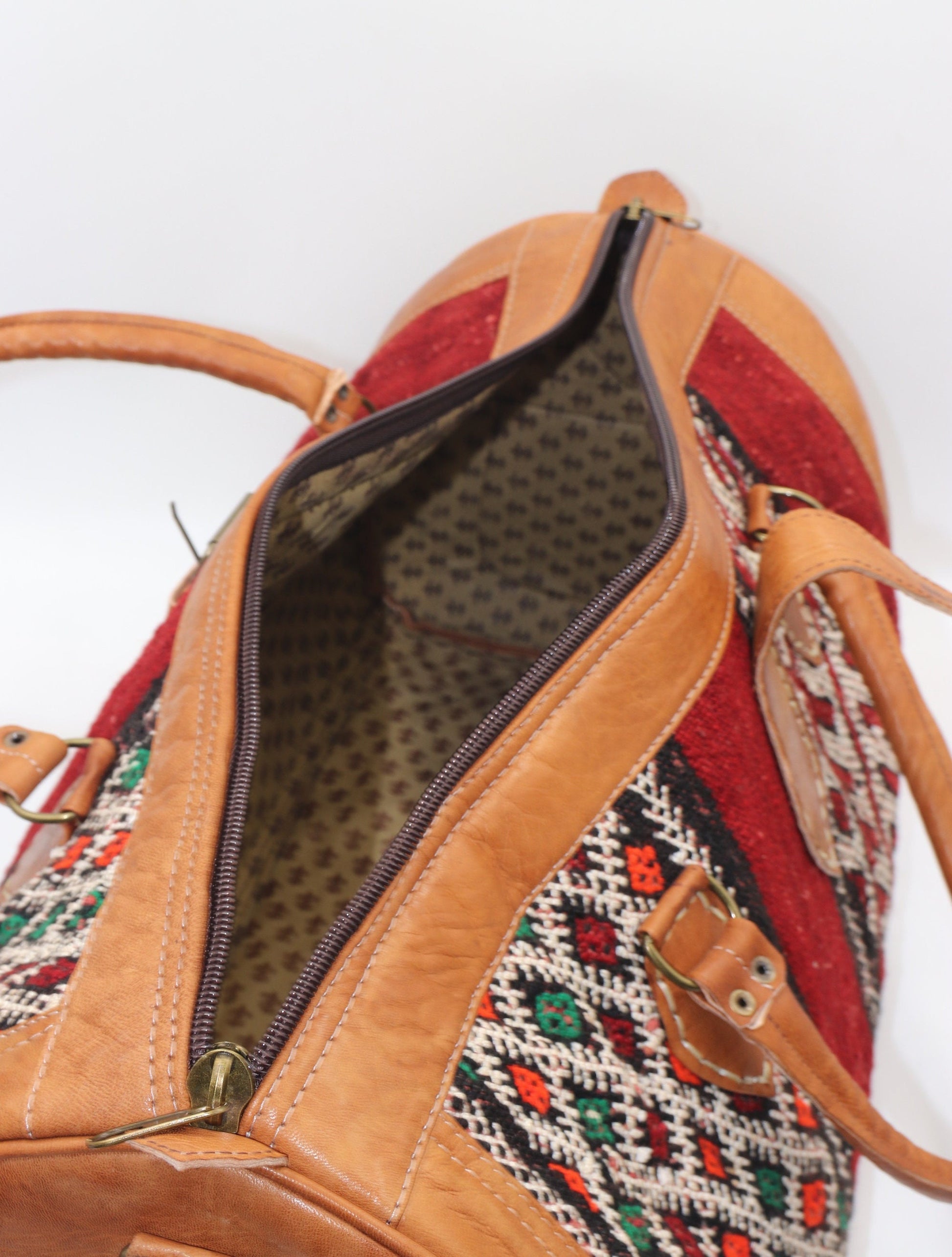 Kilim duffel Bag, Leather Kilim travel bag, kilim Duffle Bag, Leather duffle bag, Unisex Kilim Weekender Bag, Moroccan hipster travel bag