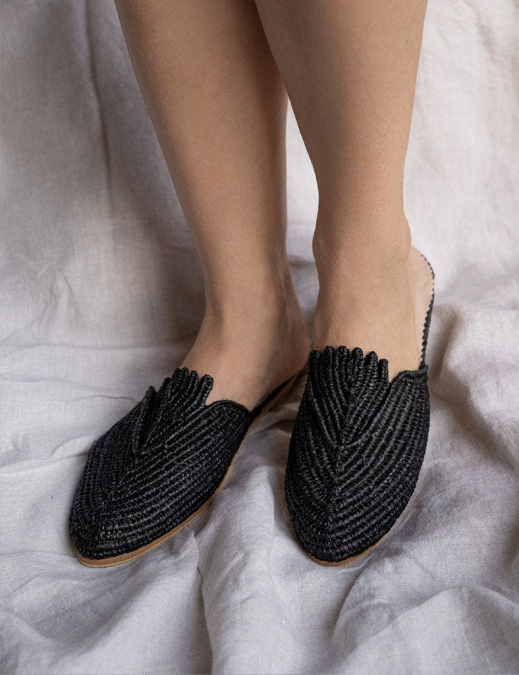 women raffia slippers, women raffia shoes, vegan mules for women, raffia mules for women, raffia sandals, summer raffia slippers for women