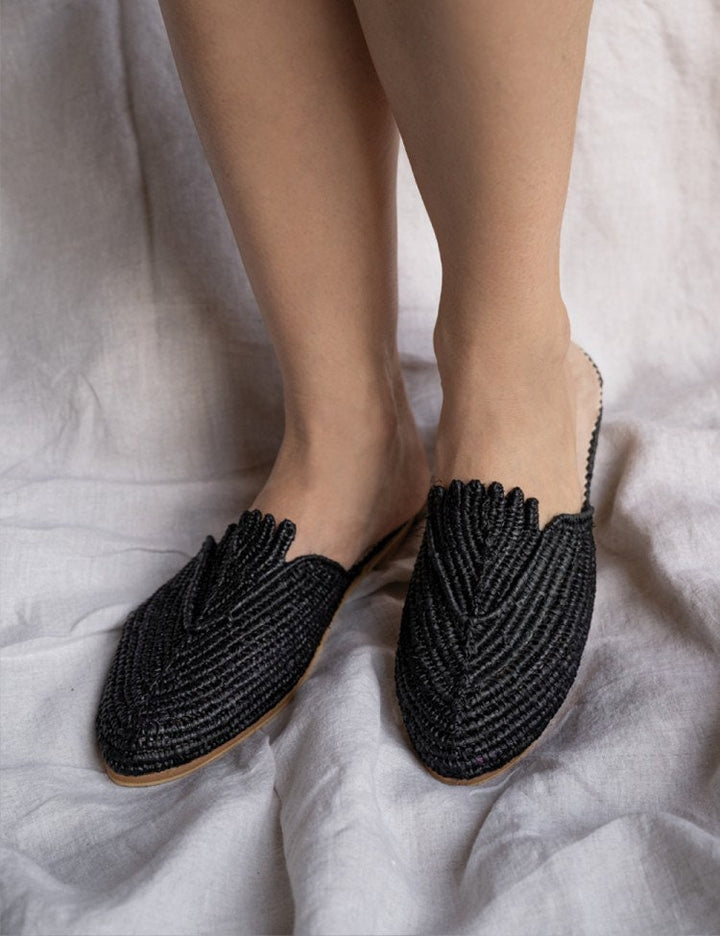 women Black raffia slippers, women raffia shoes, vegan mules for women, raffia mules for women, raffia sandals, summer raffia slippers women