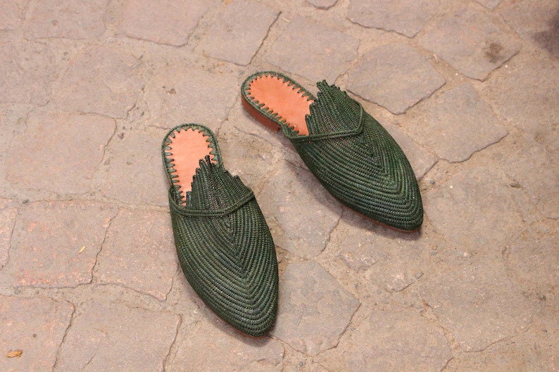 women Black raffia slippers, women raffia shoes, vegan mules for women, raffia mules for women, raffia sandals, summer raffia slippers women
