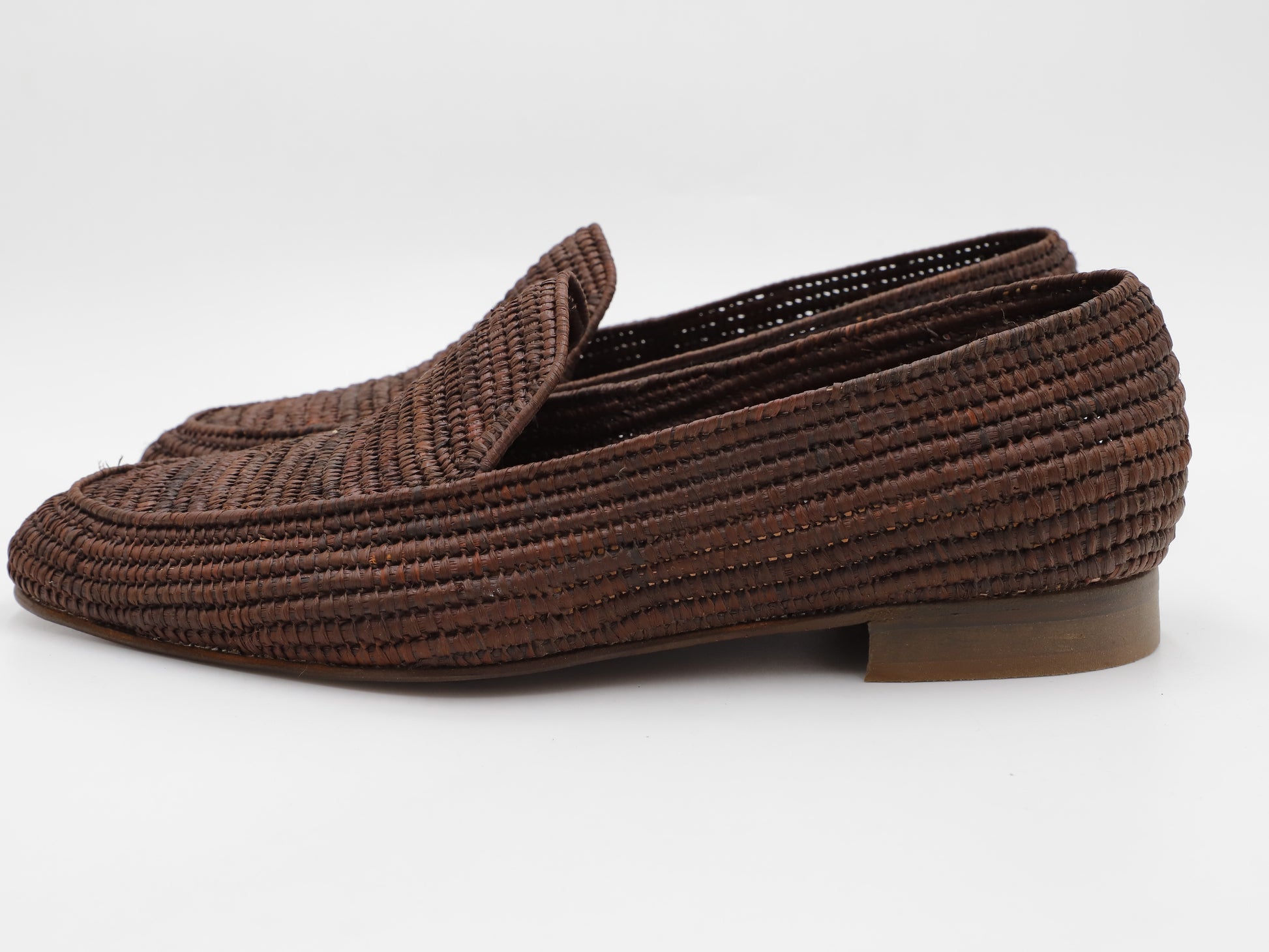 Lightweight men's raffia shoes with flexible sole