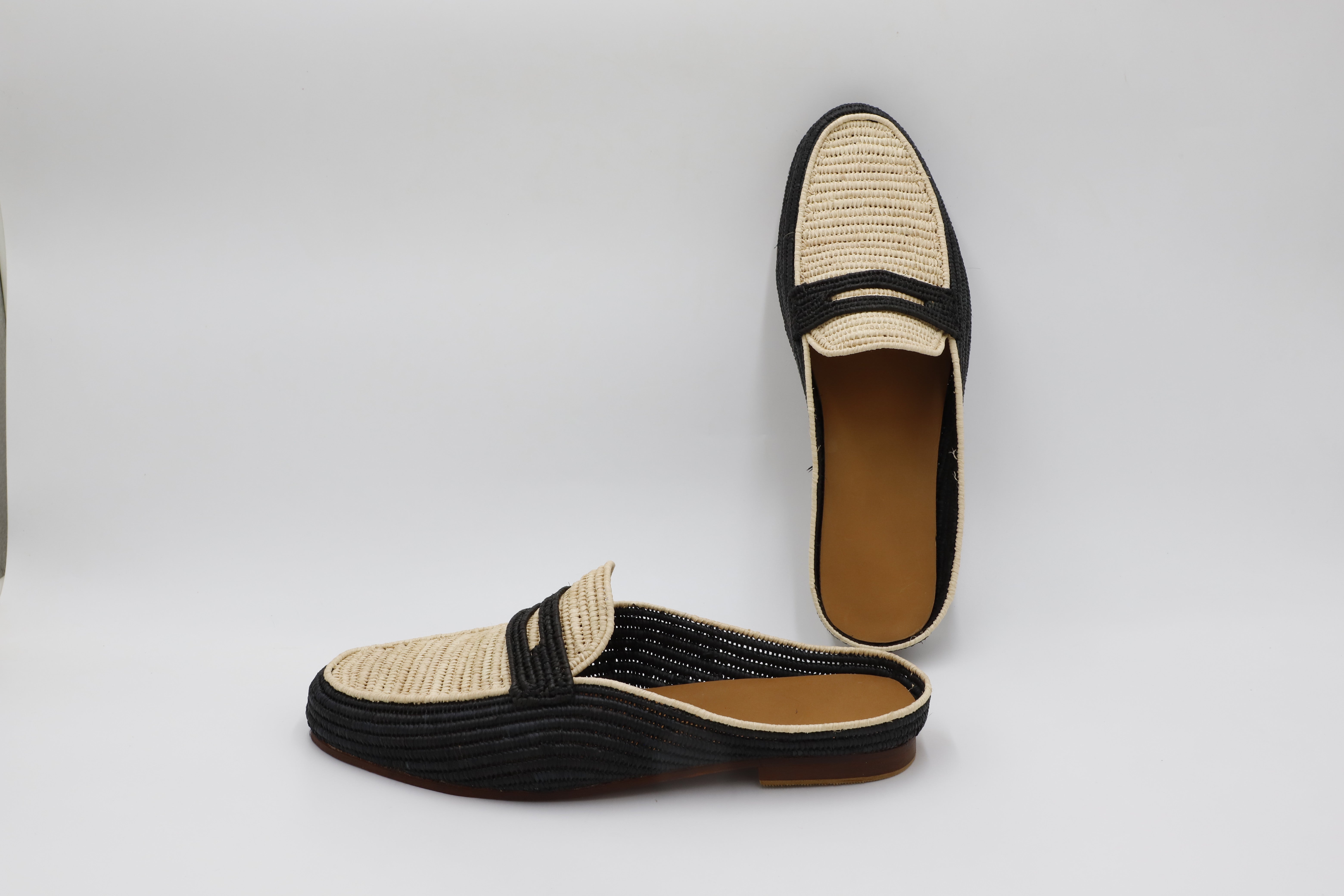 Artisan-crafted raffia mules for men with breathable slip-on design